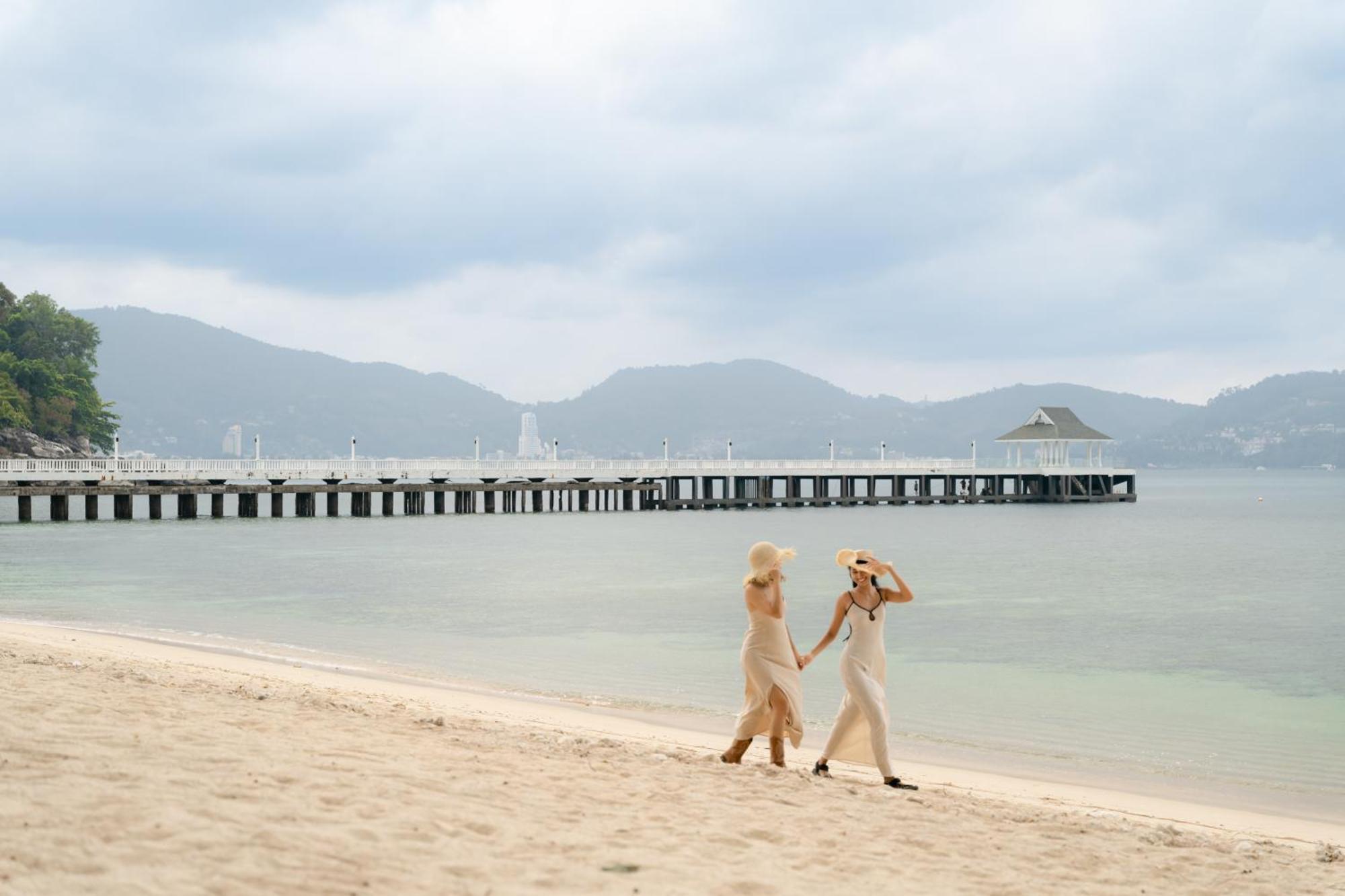 Thavorn Beach Village Resort & Spa Phuket Kamala Beach Esterno foto The beach at the InterContinental