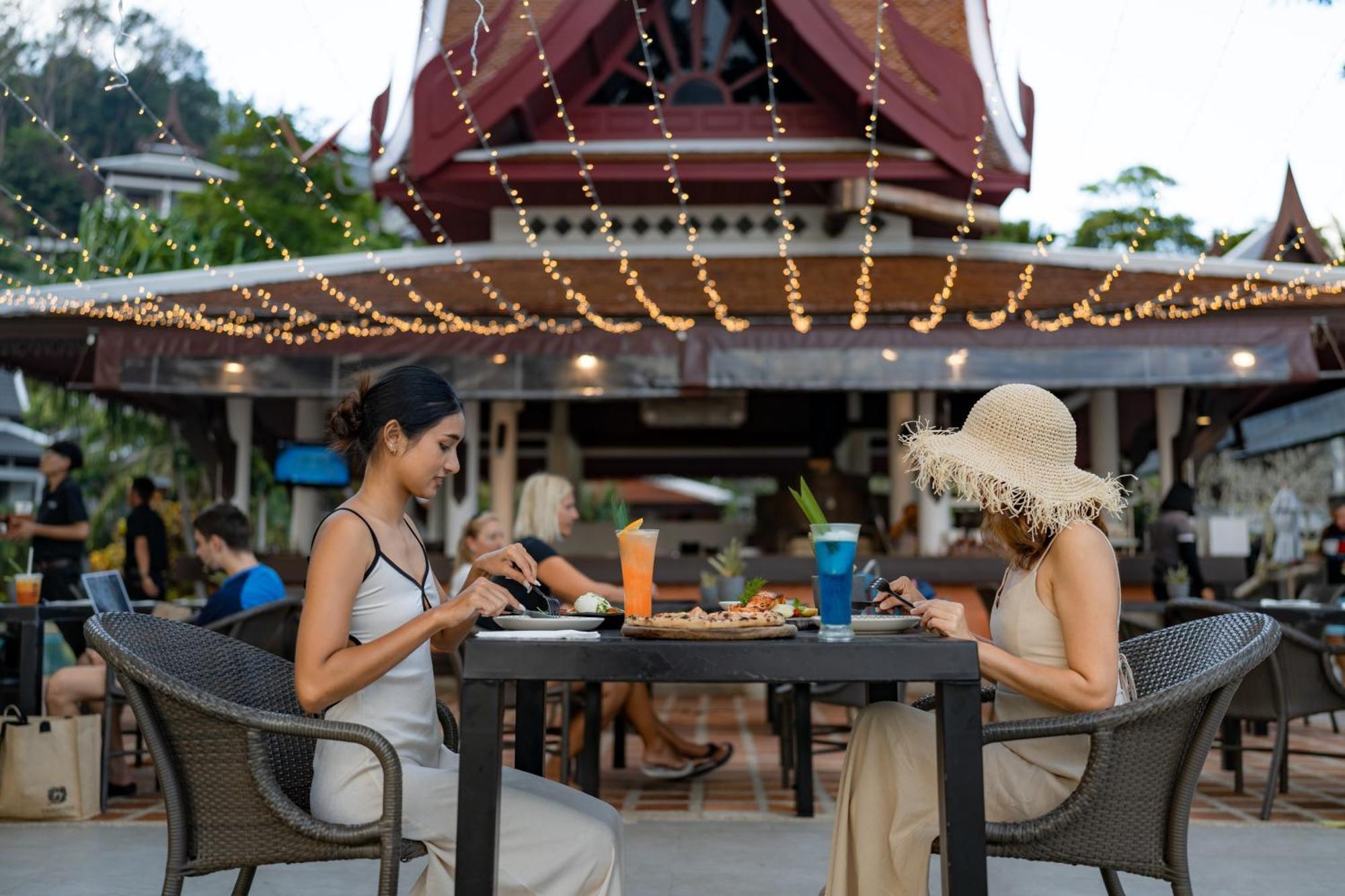 Thavorn Beach Village Resort & Spa Phuket Kamala Beach Esterno foto Thai cuisine at a resort in Phuket